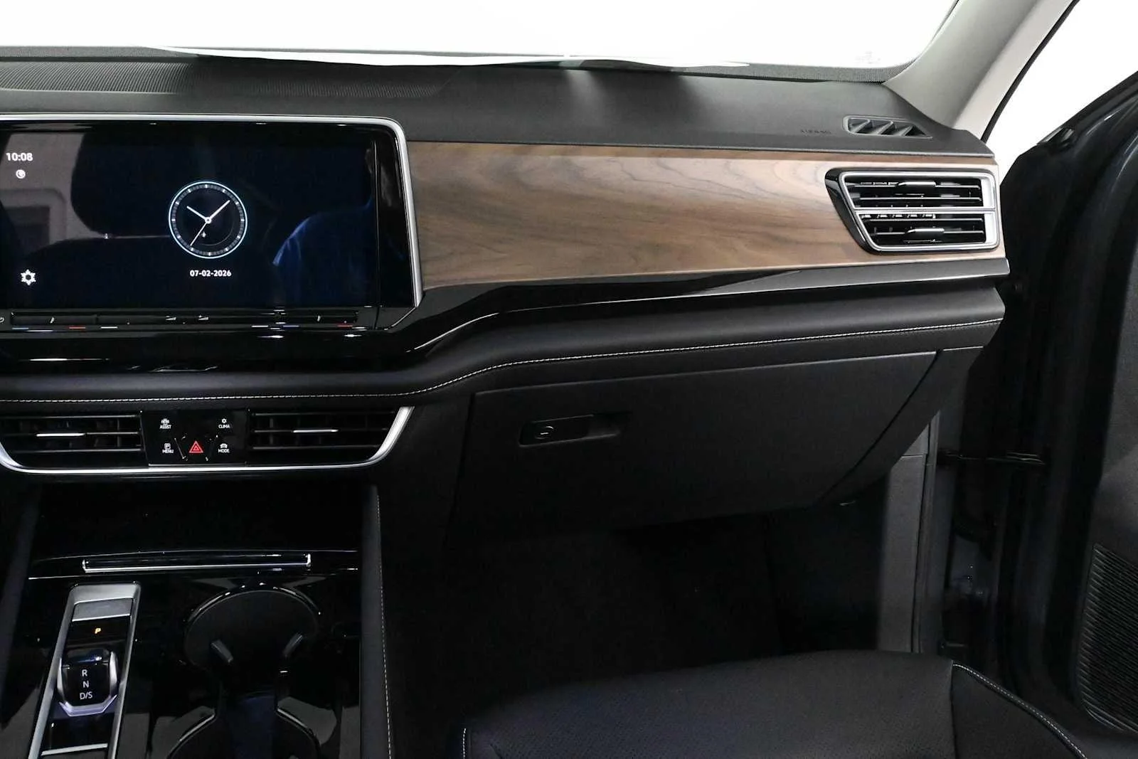 New 2026 Pure Gray Volkswagen 2.0T SE w/Technology image 18