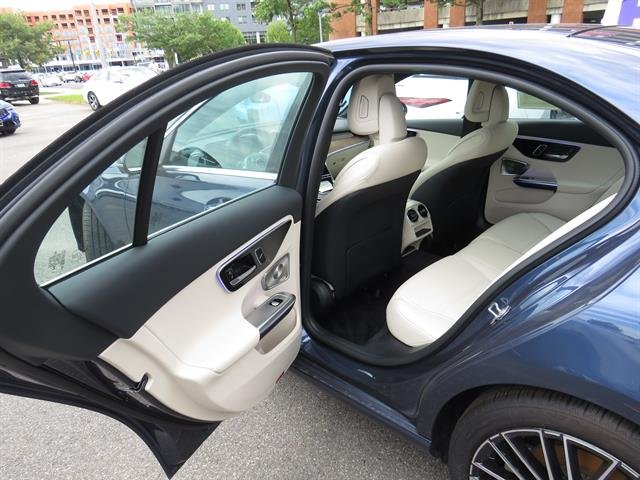 Certified Used 2025 Twilight Blue Metallic Mercedes-Benz C 300 4MATIC® image 22