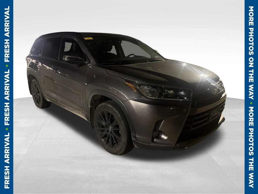 Used 2019 Gray Toyota SE image 1