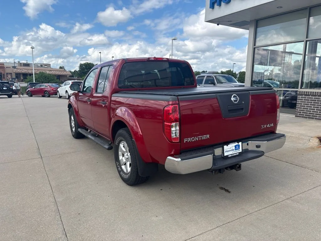 Used 2011 Red Nissan SV image 7