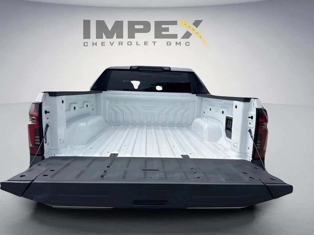 Used 2026 Summit White Chevrolet LT - Extended Range image 32
