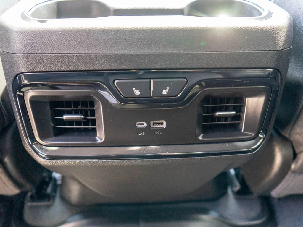 Used 2025 White GMC AT4 image 14