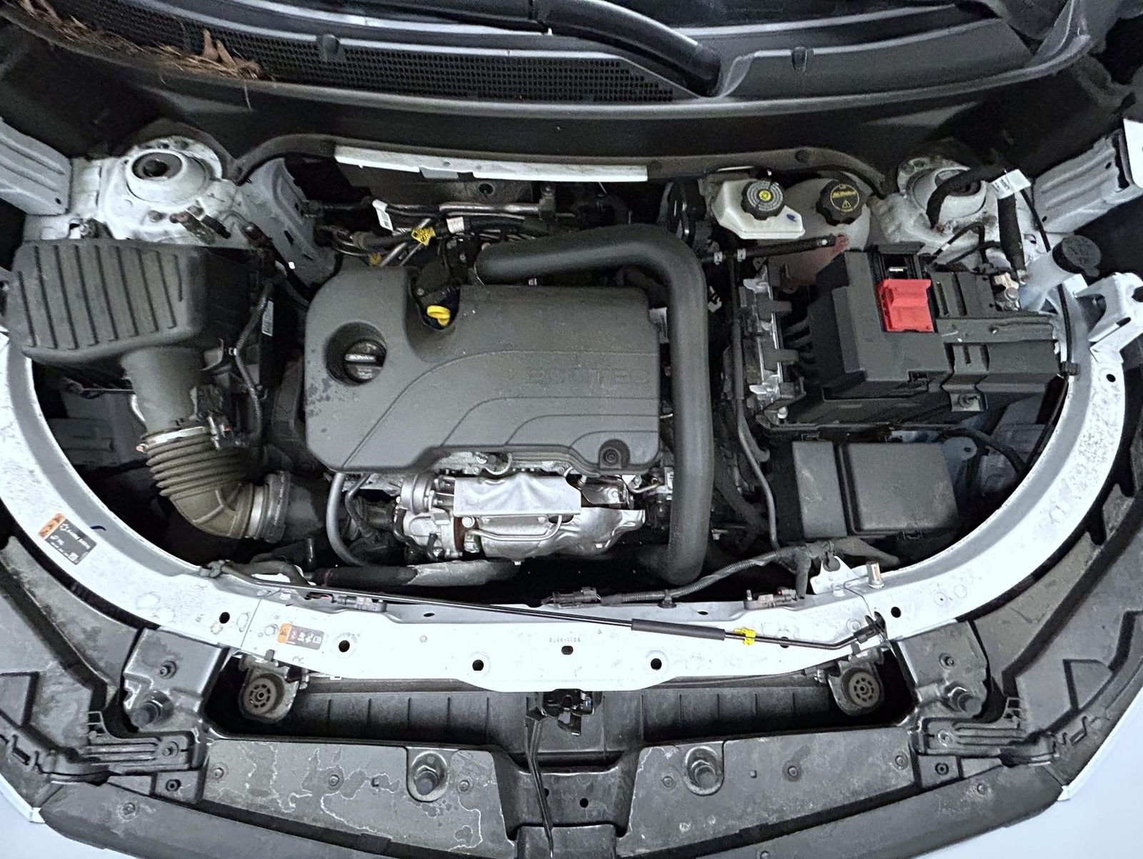 Used 2025 White Chevrolet LT image 24