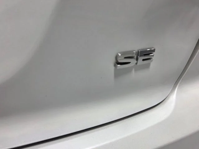 Used 2024 White Mitsubishi SEL image 11