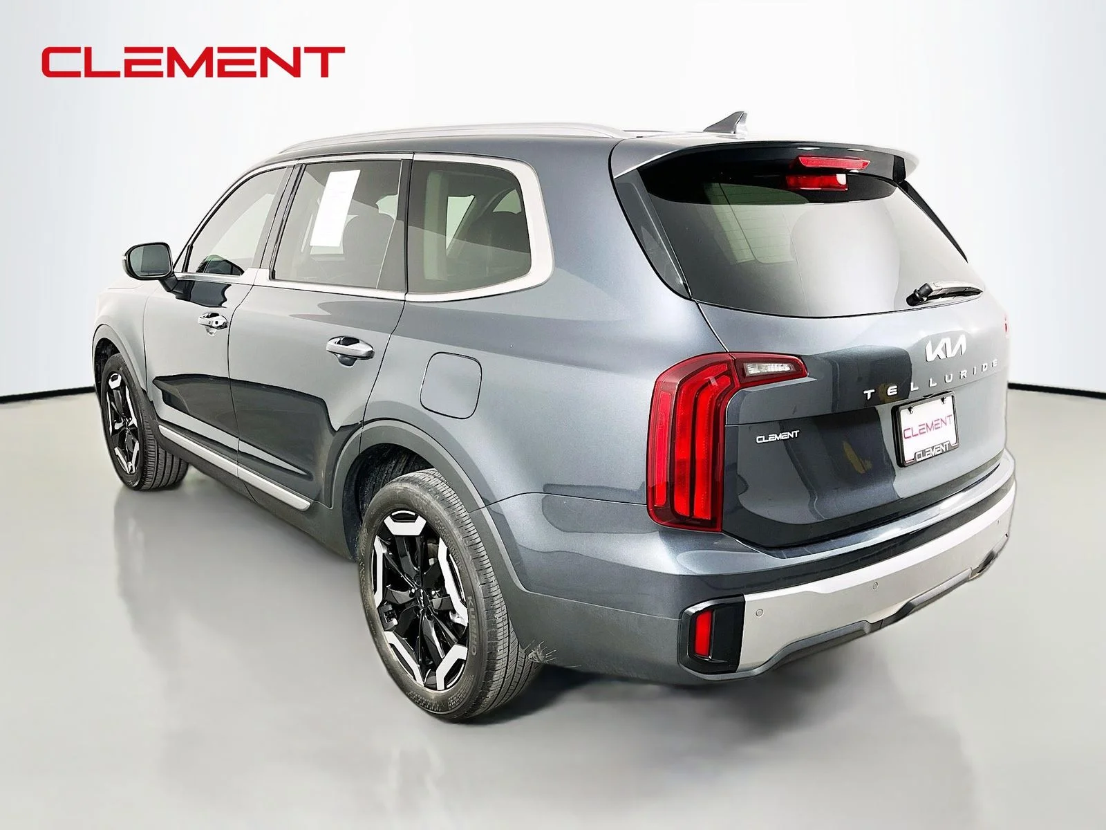 2024 Kia Telluride S - Photo 9