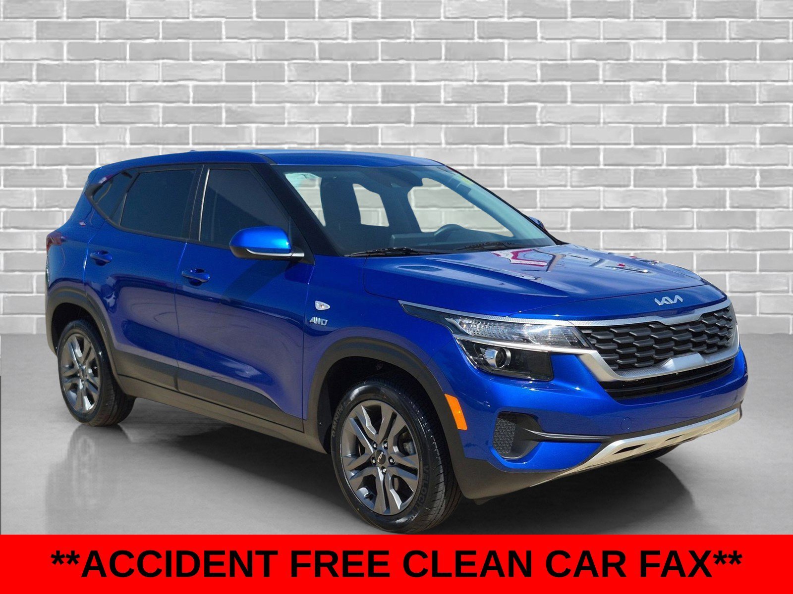 Used 2023 Neptune Blue Kia LX image 5