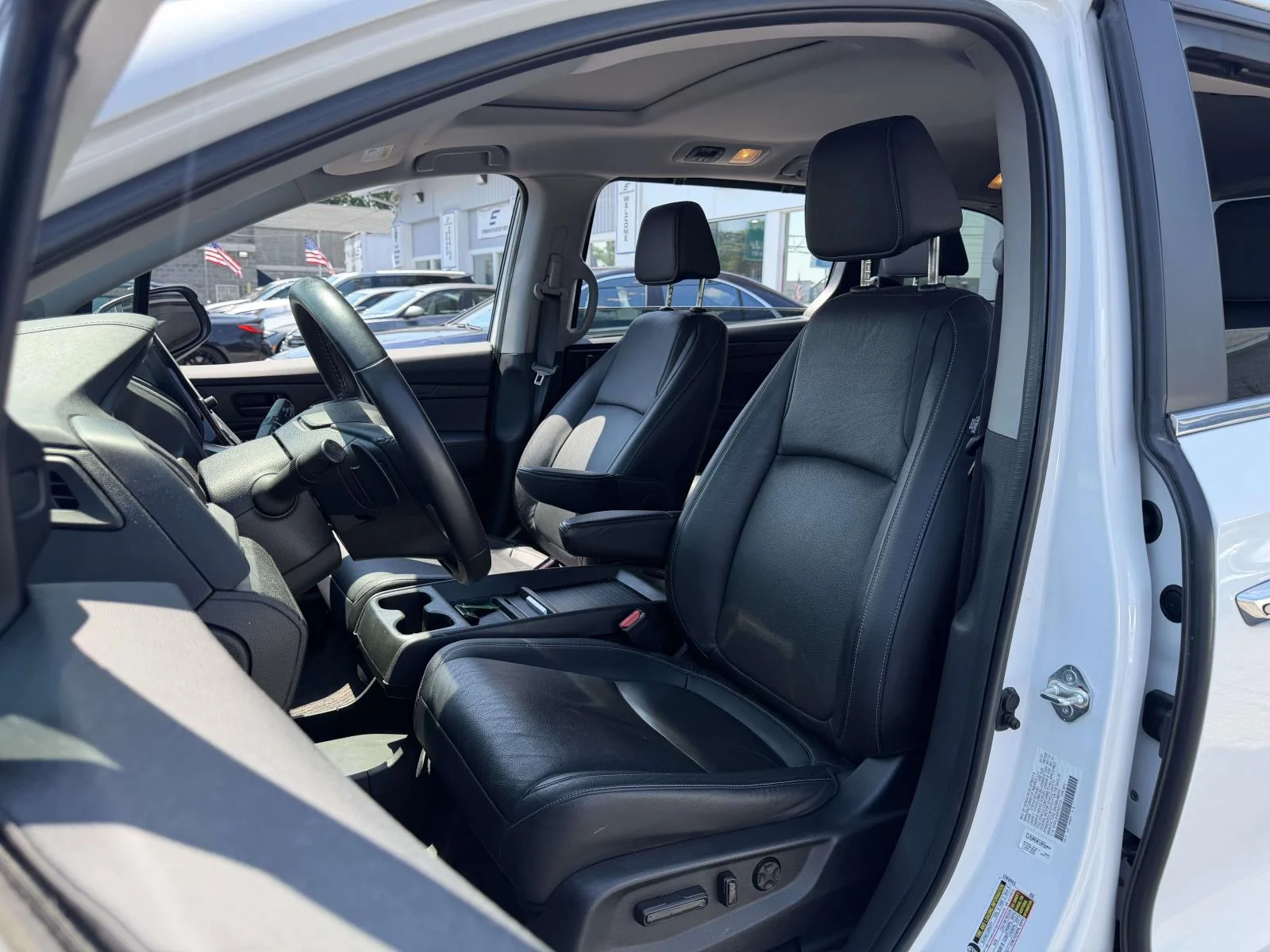 Used 2023 White Honda EX-L image 19