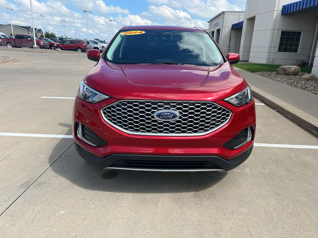 Used 2024 Rapid Red Metallic Tinted Clearcoat Ford SEL image 3
