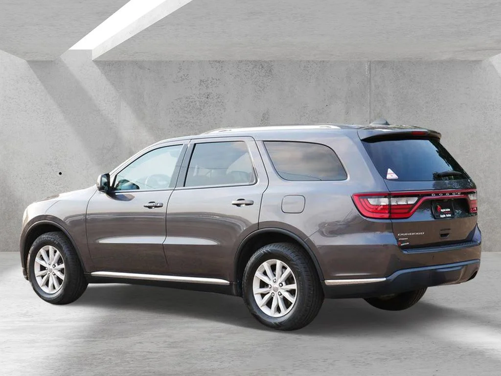 Used 2015 Gray Dodge SXT image 4