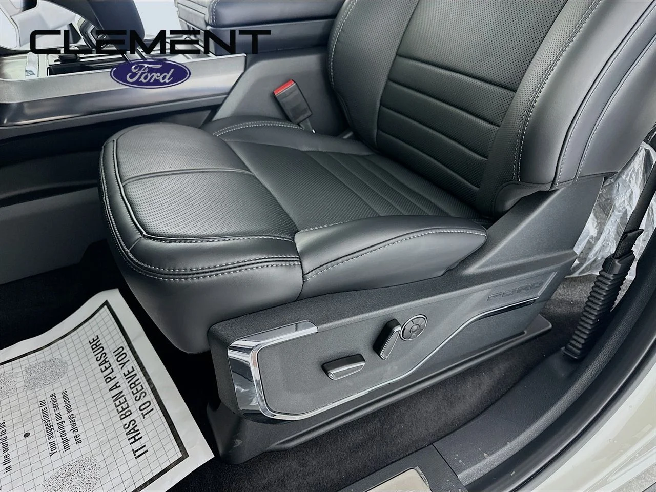 New 2026 Star White Metallic Tri-Coat Ford Platinum® image 27