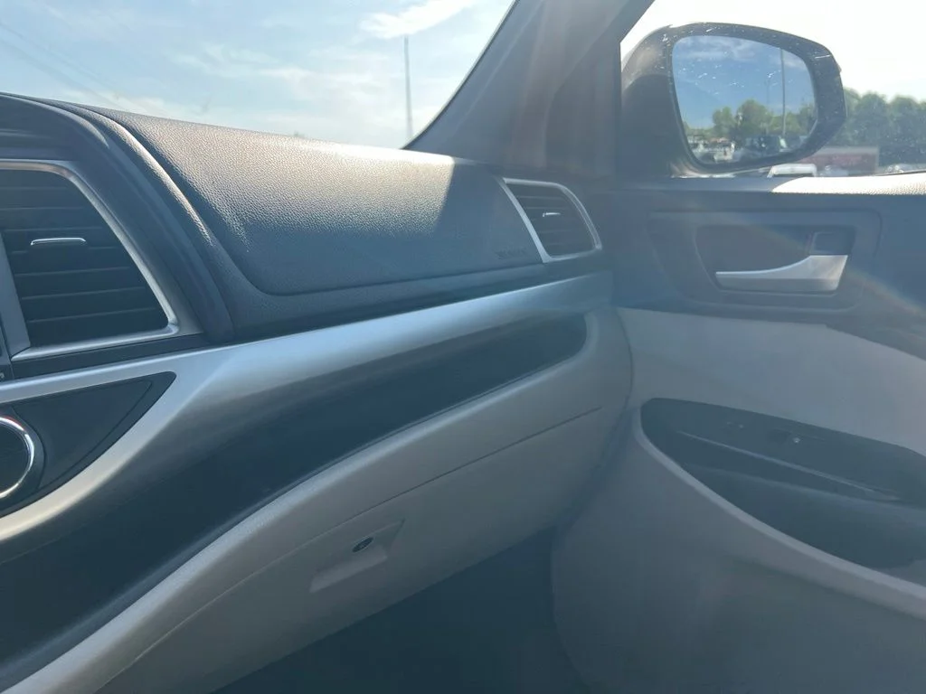 Used 2017 Blizzard Pearl Toyota XLE image 16