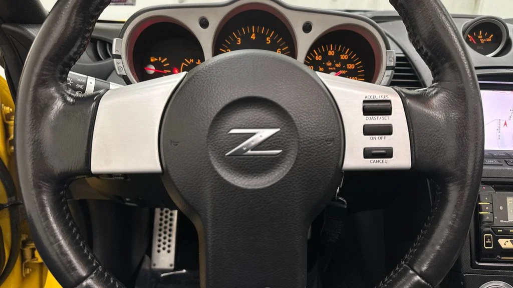 Used 2005 Yellow Nissan Touring image 18