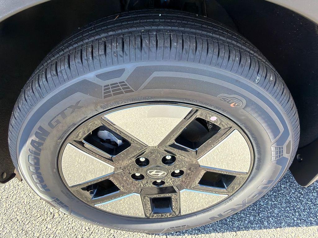 New 2026 Black Hyundai SEL image 11