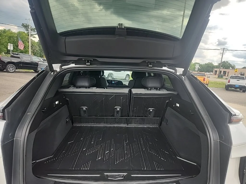 Used 2024 White Cadillac Tech image 10