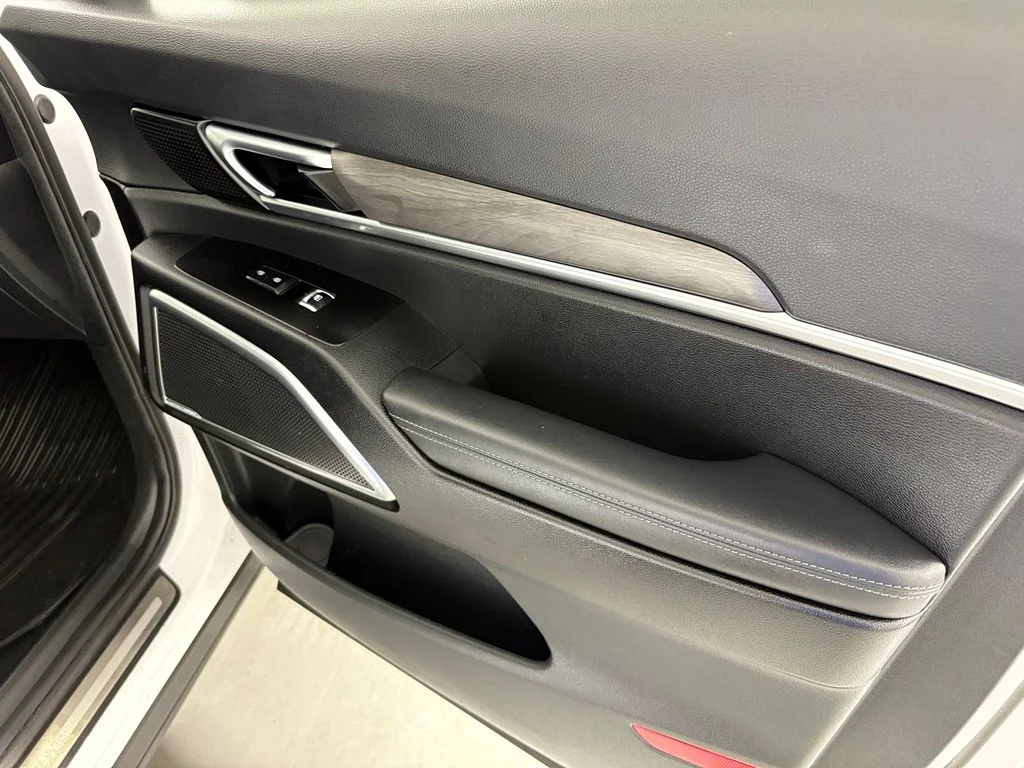 Used 2023 White Kia SX-Prestige X-Pro image 48