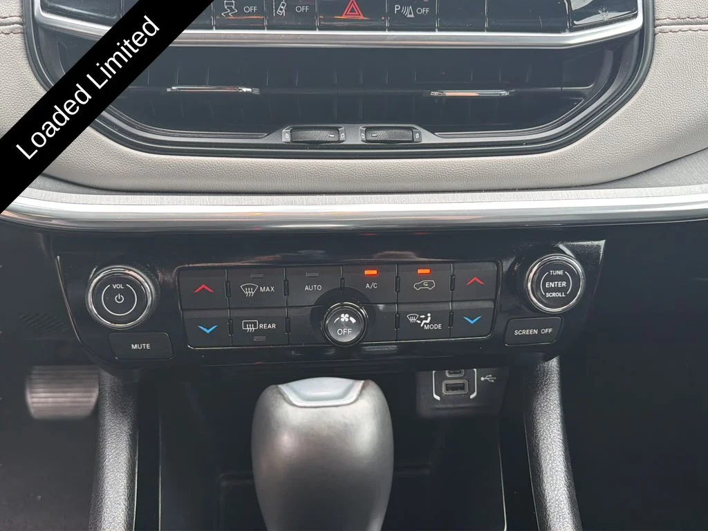 Used 2024 Silver Jeep Limited image 23