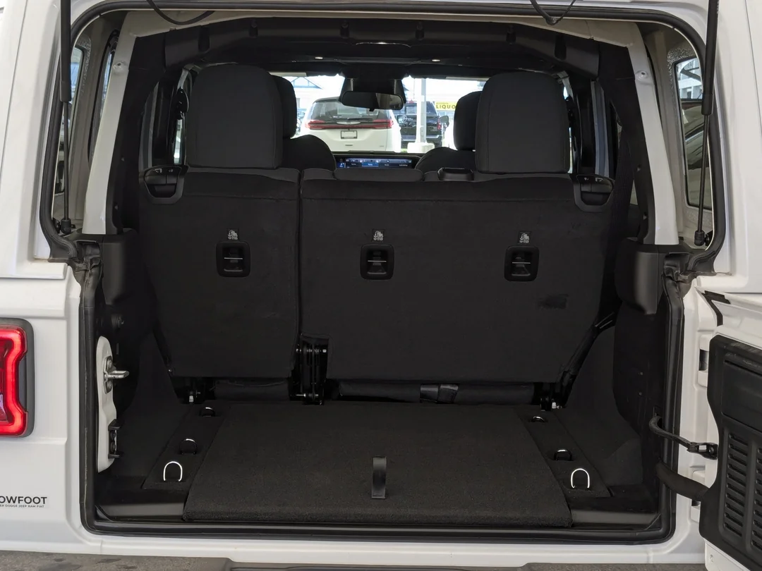 New 2026 White Jeep Sahara - - 4x4 - Body- Color Top - Side Steps - 2.0L Turbo - Remote Start & More! image 25