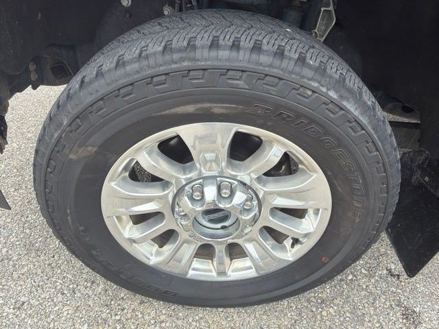 Used 2020 Red Metallic Ford Limited image 10