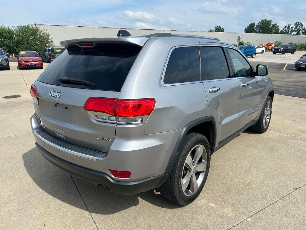 Used 2018 Billet Silver Metallic Jeep Limited image 4