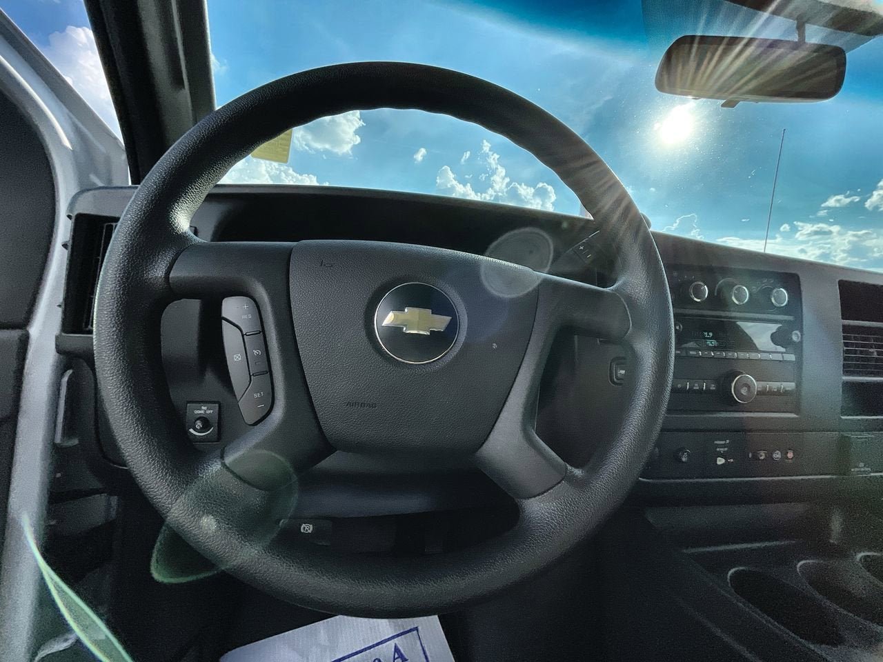 2022 Chevrolet Express Passenger LS - Photo 26