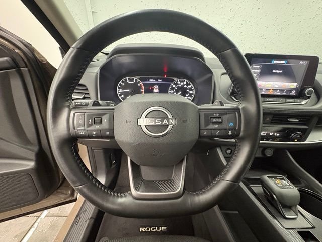 Used 2025 Beige/tan Nissan SV image 16