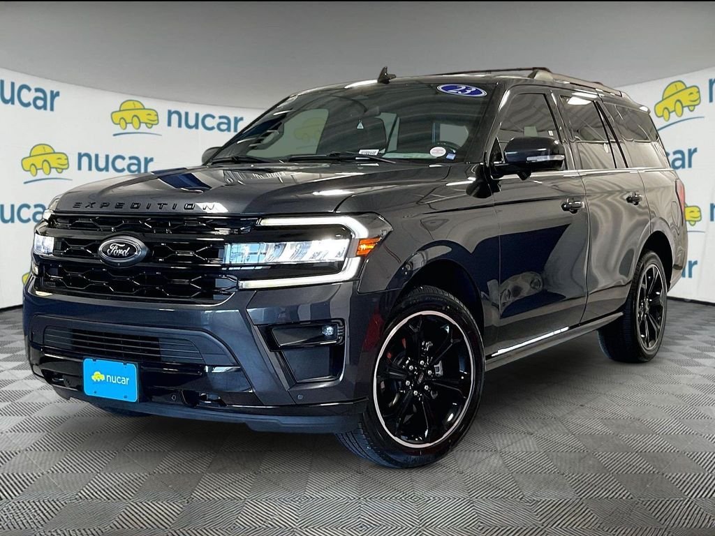 Used 2023 Gray Ford Limited image 3
