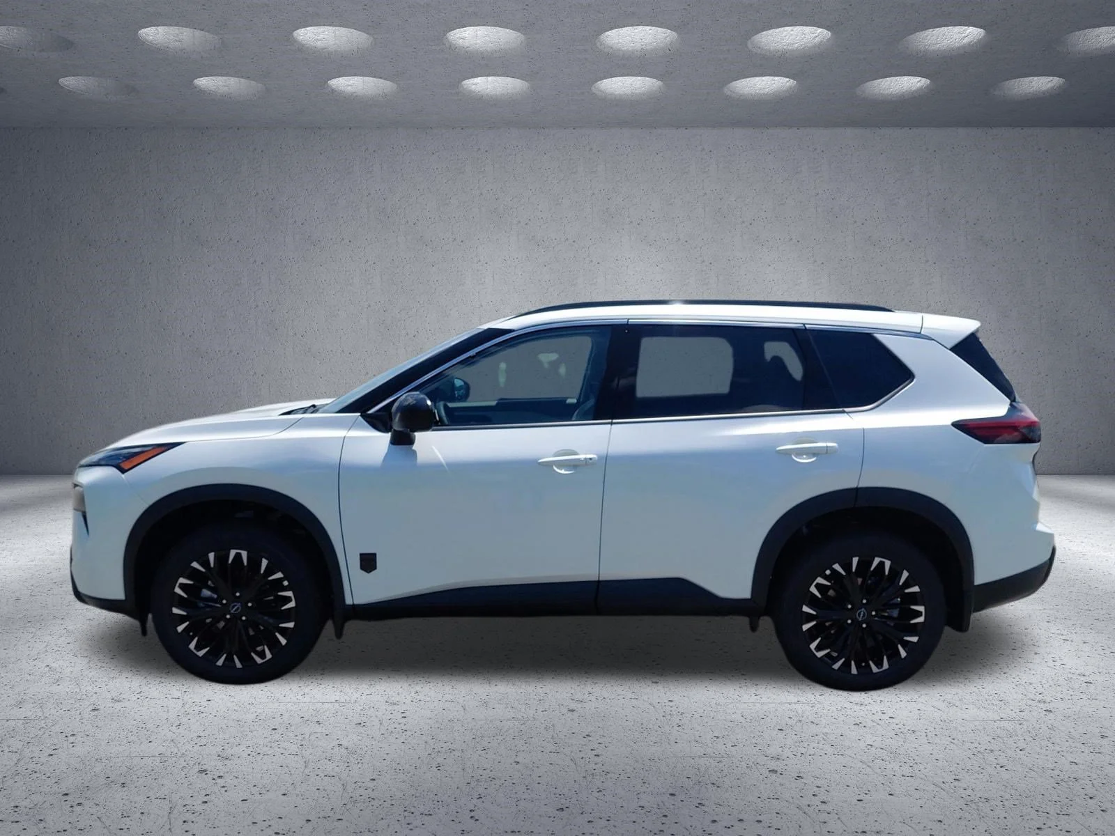 New 2026 Everest White Pearl TriCoat Nissan Dark Armor™ image 6