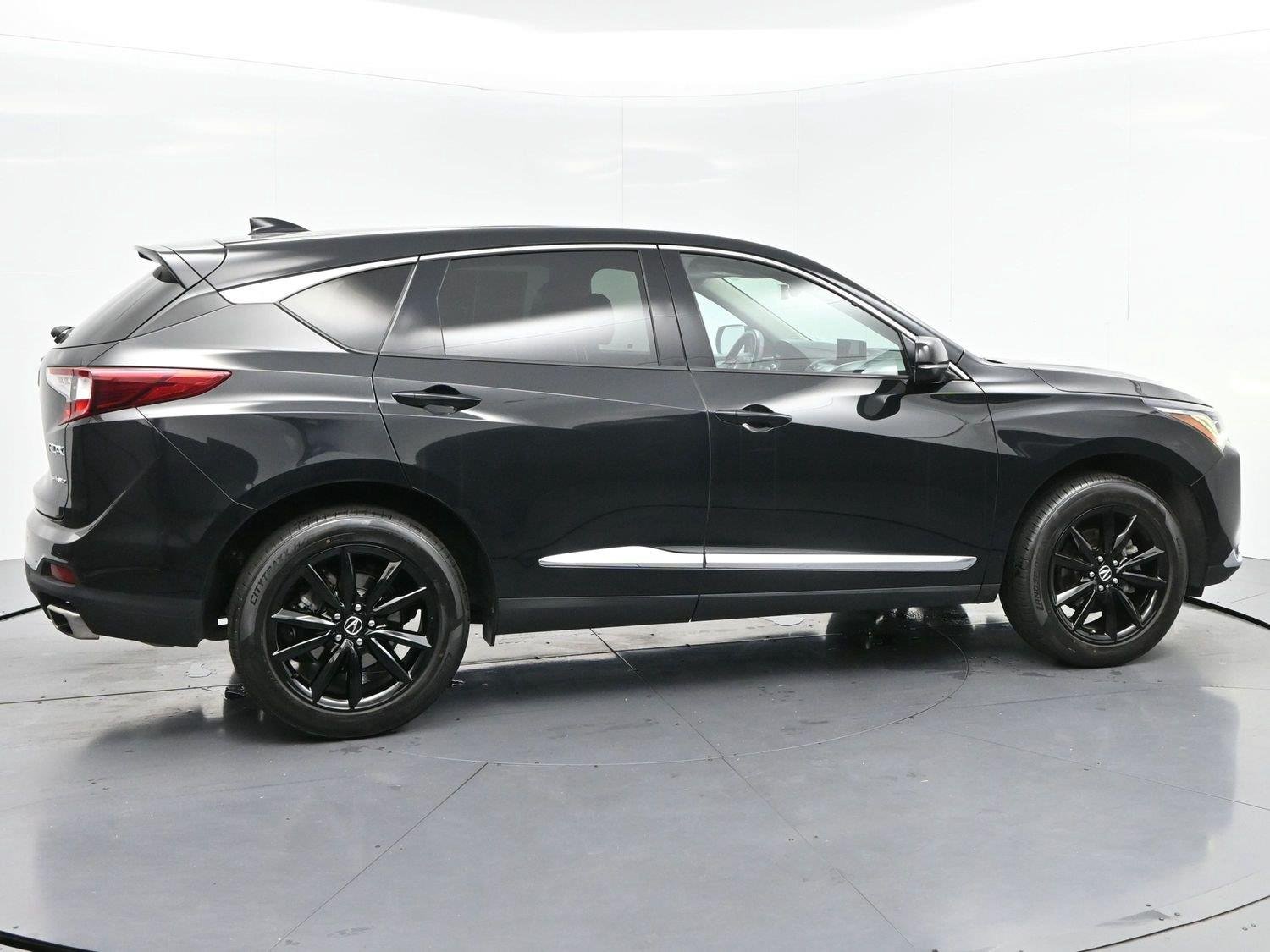 Used 2024 Majestic Black Pearl Acura SH-AWD w/Tech image 7
