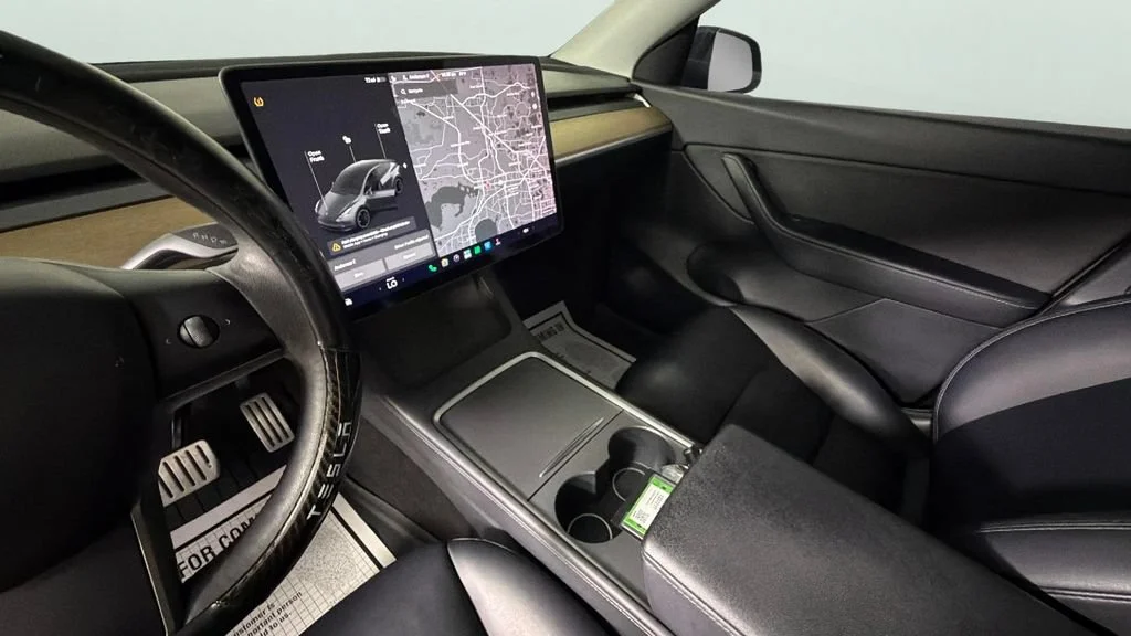 Used 2021 Black Tesla Performance Dual Motor All-Wheel Drive image 19