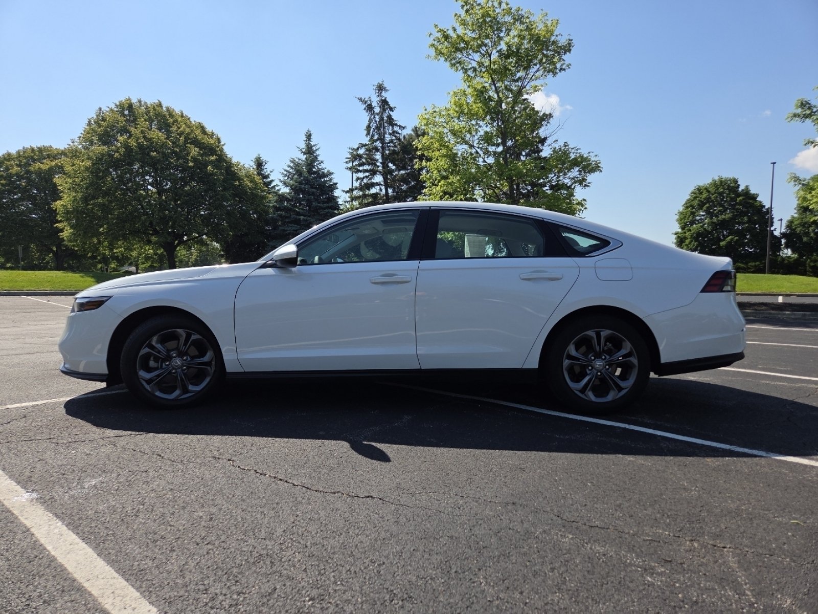 2023 Honda Accord EX - Photo 17