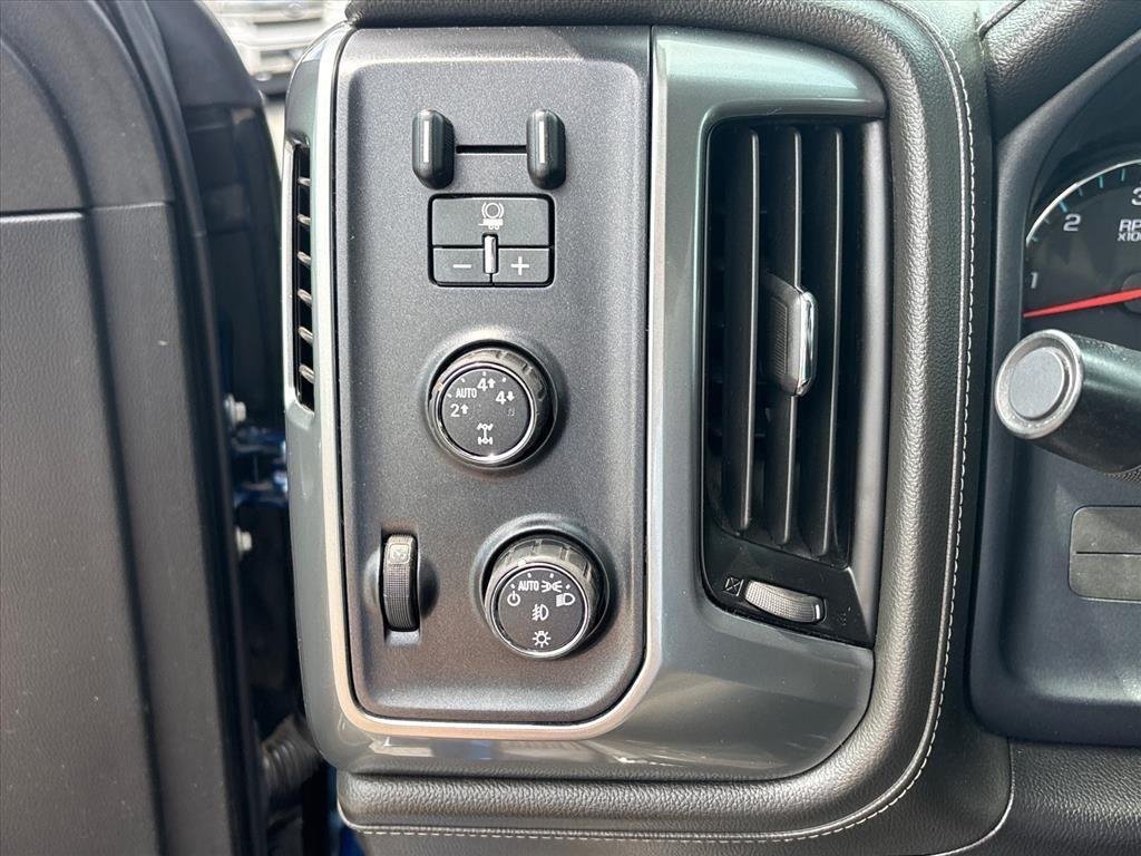 Used 2016 DEEP OCEAN BLUE METALLIC Chevrolet LTZ image 18