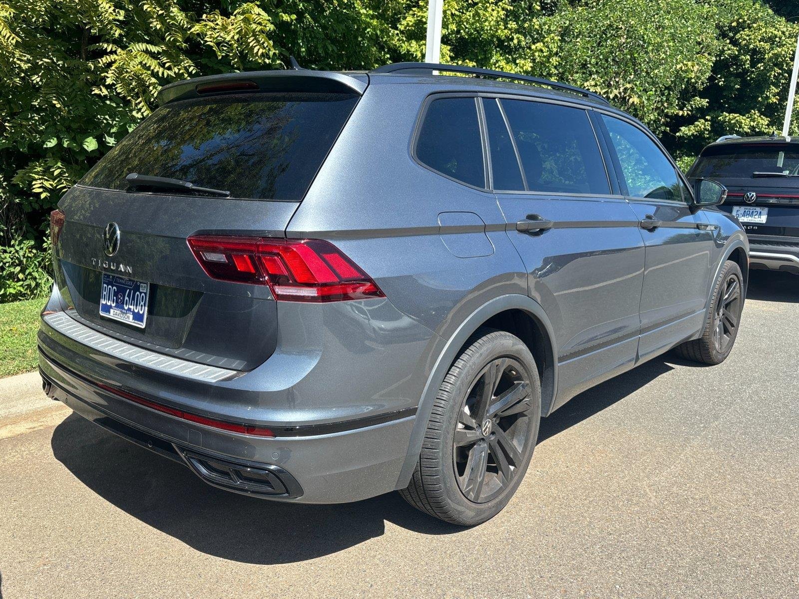 Used 2023 Platinum Gray Metallic Volkswagen SE R-Line Black image 4
