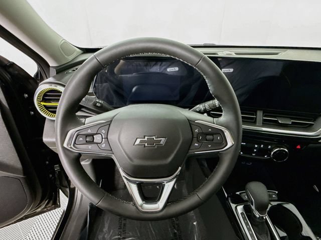 New 2026 Mosaic Black Metallic Chevrolet ACTIV image 13