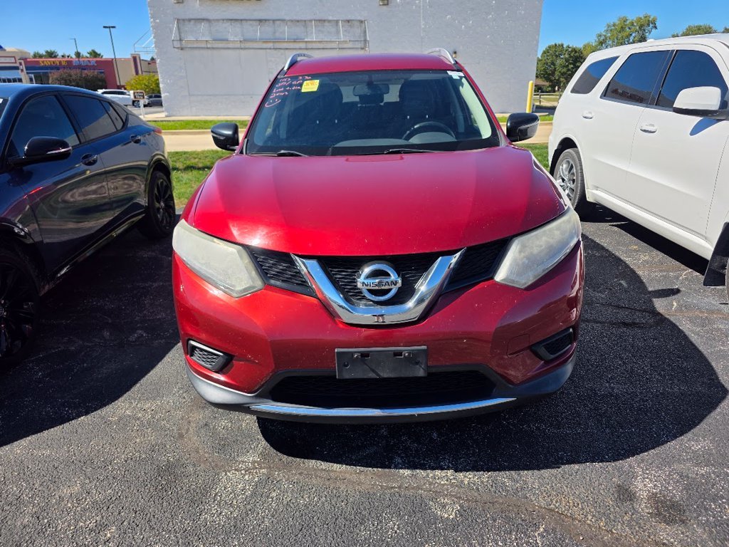 Used 2016 Cayenne Red Nissan SV image 1
