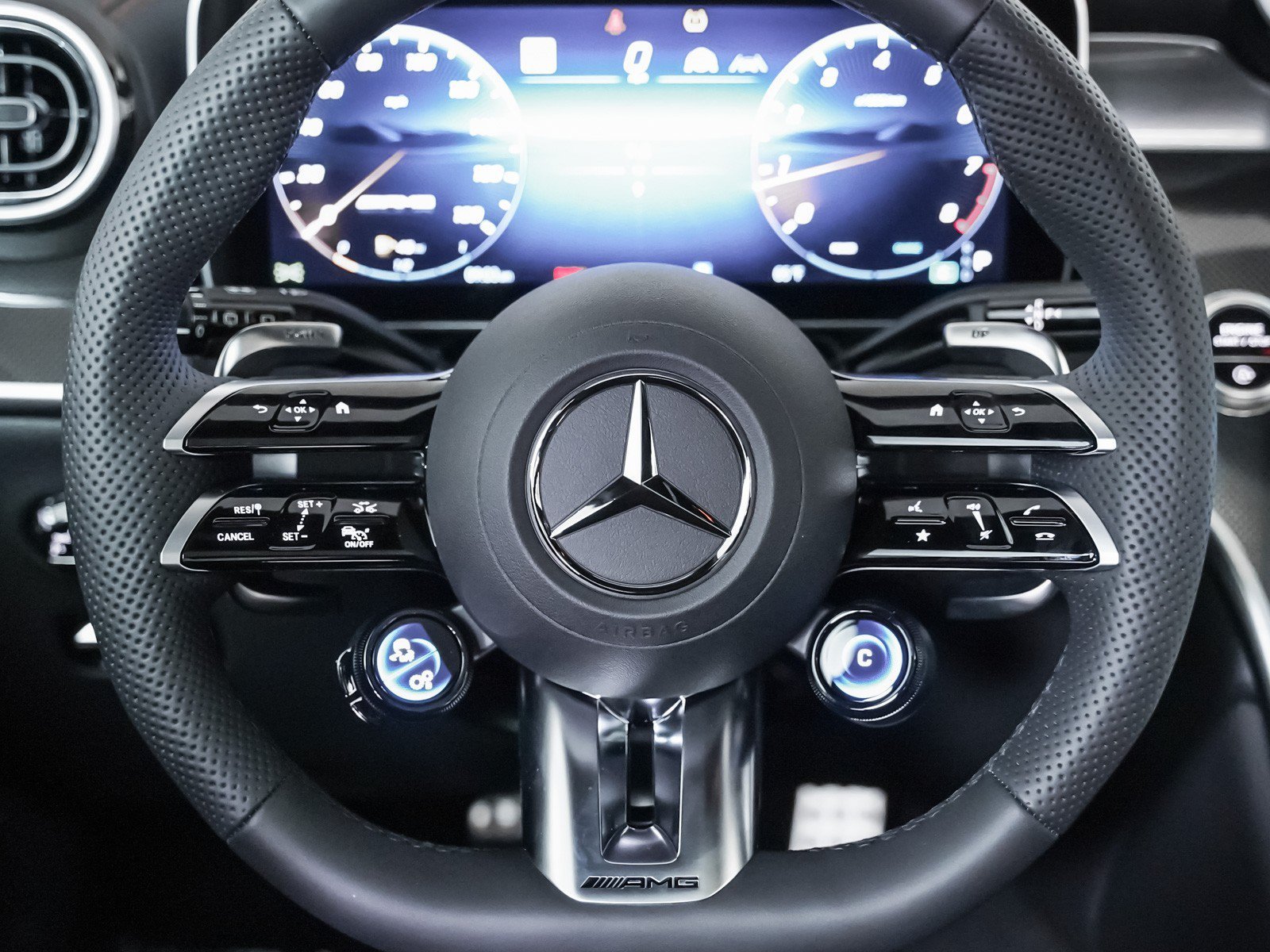 New 2026 MANUFAKTUR Moonlight White Metallic Mercedes-Benz AMG® GLC 43 4MATIC® SUV image 15