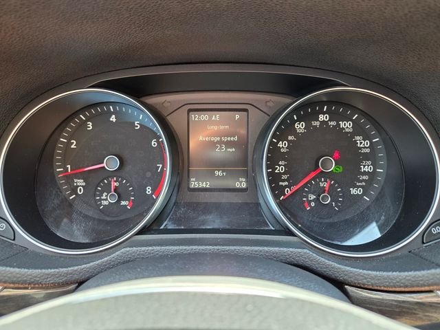 Used 2018 Silver Volkswagen 2.0T SEL Premium image 27