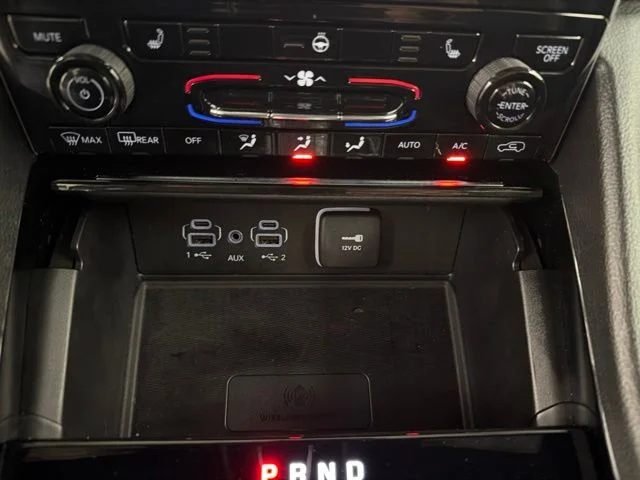 Used 2023 Black Jeep Altitude image 22