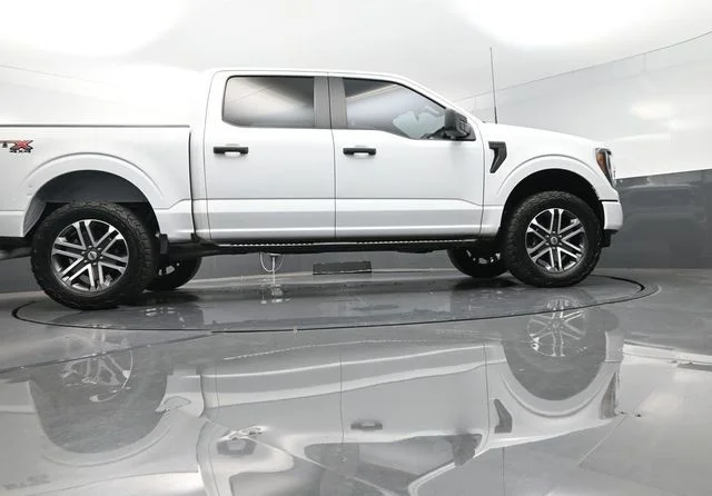 Used 2023 White Ford XL image 44