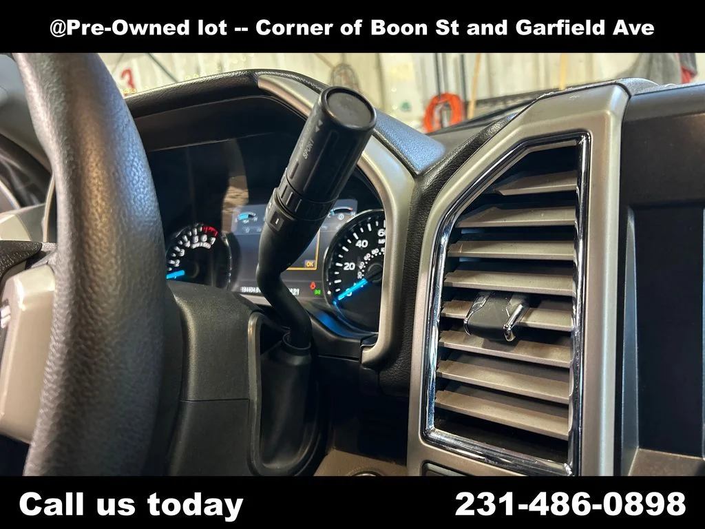 Used 2015 Silver Ford Lariat image 24
