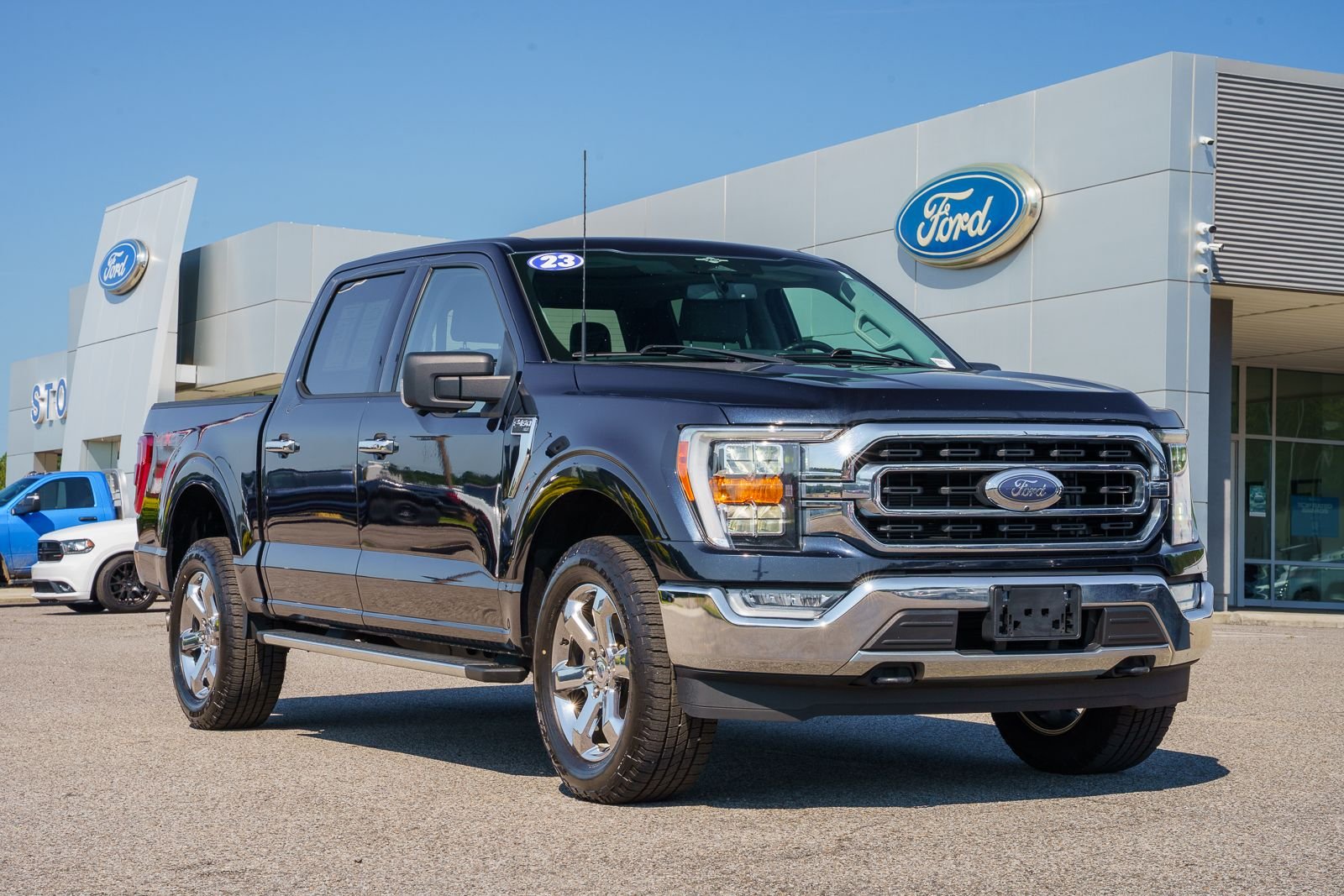 Certified Used 2023 Blue Ford XLT image 1