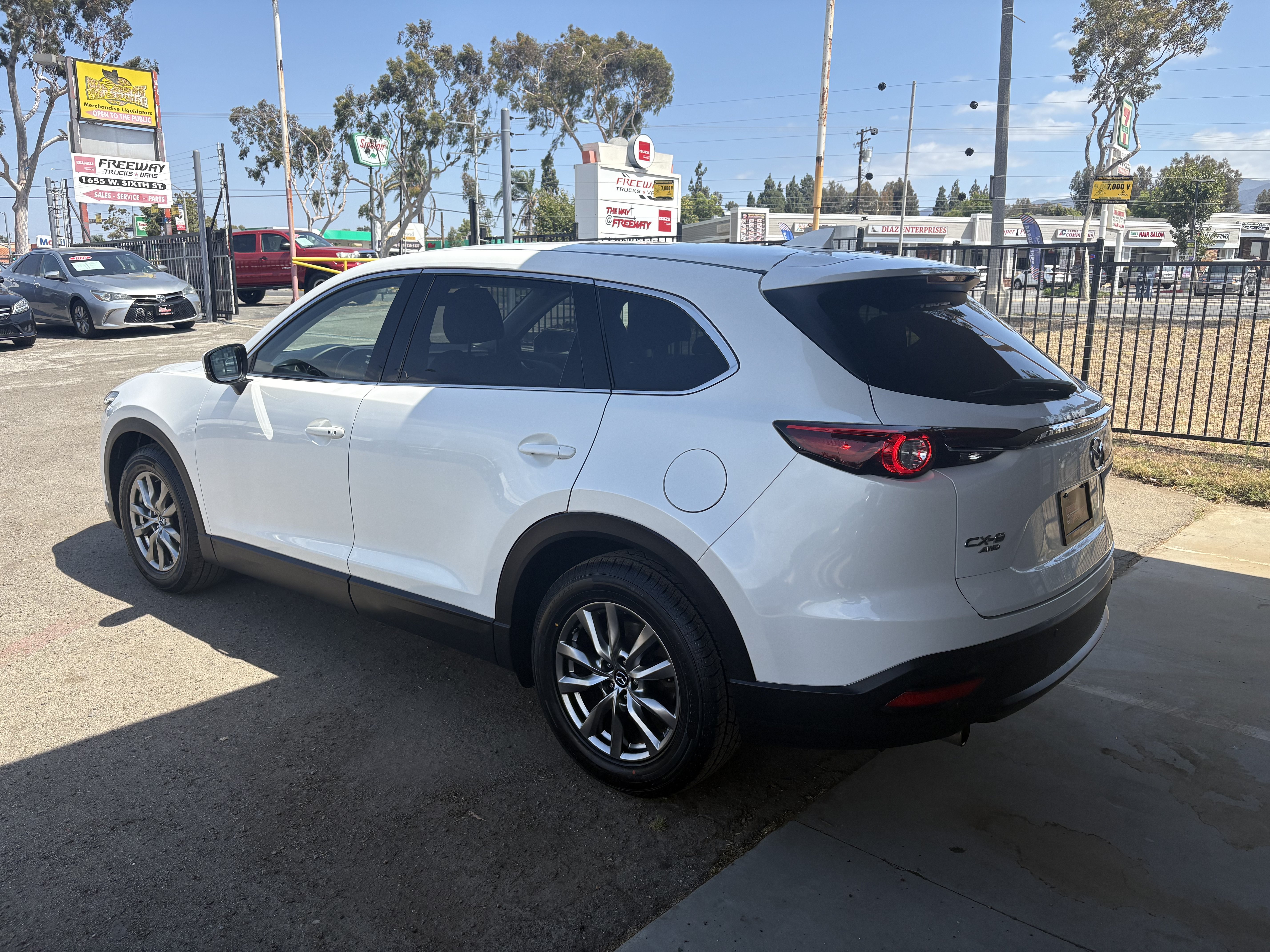 Used 2019 Snowflake White Pearl Mica Mazda Touring image 7