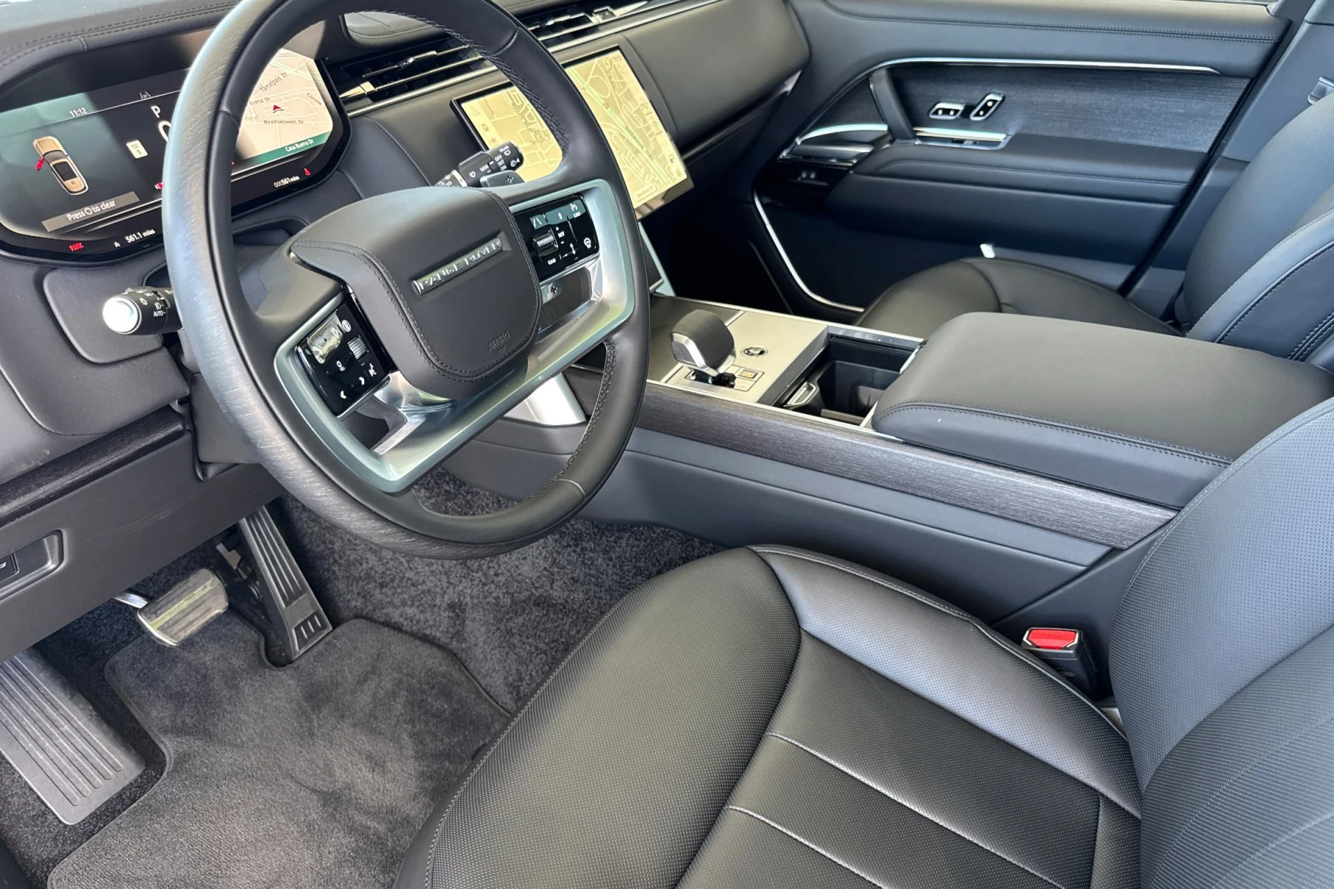 New 2026 Santorini Black Land Rover SE image 13