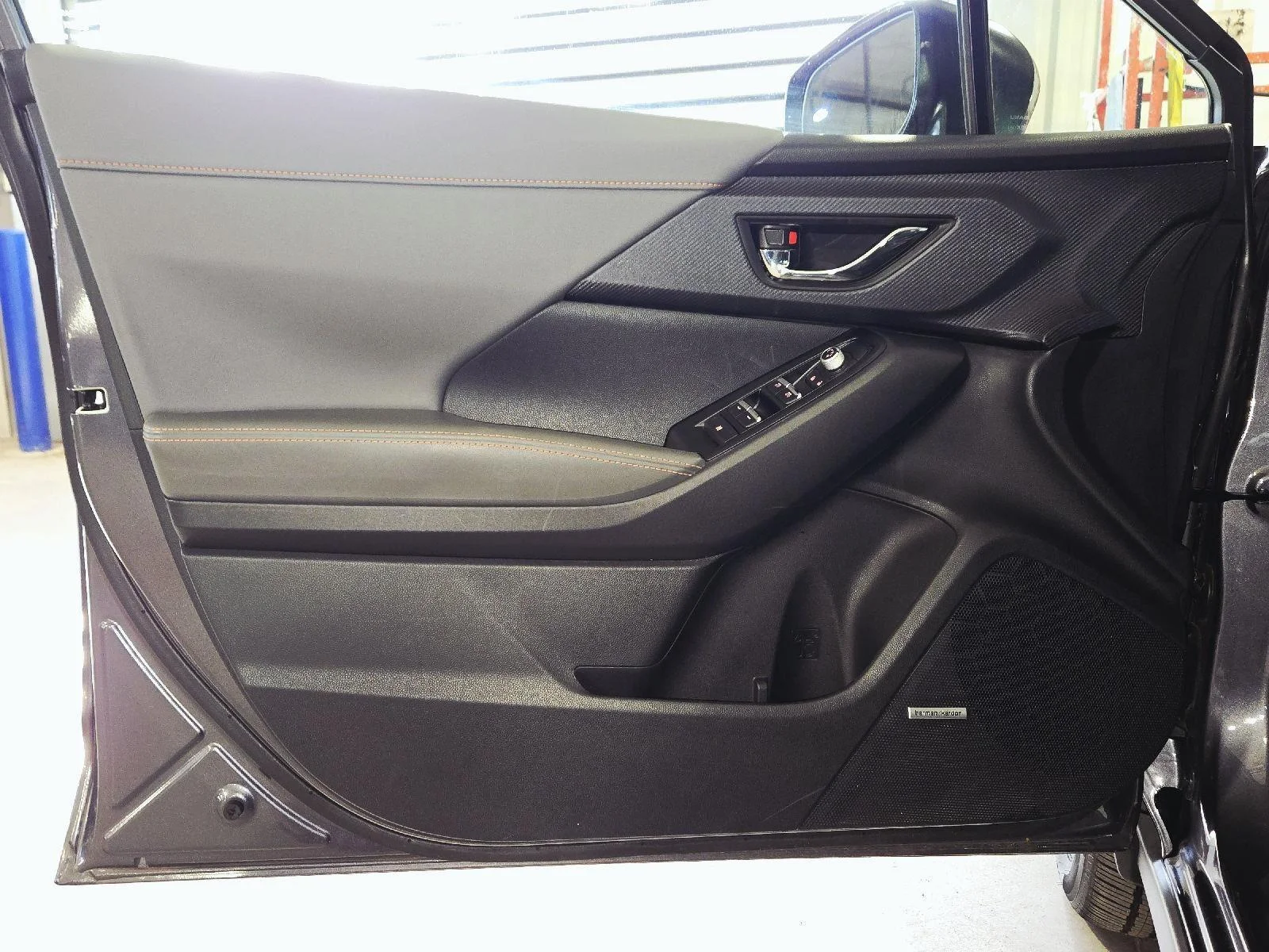Used 2025 Magnetite Gray Metallic Subaru Limited image 10