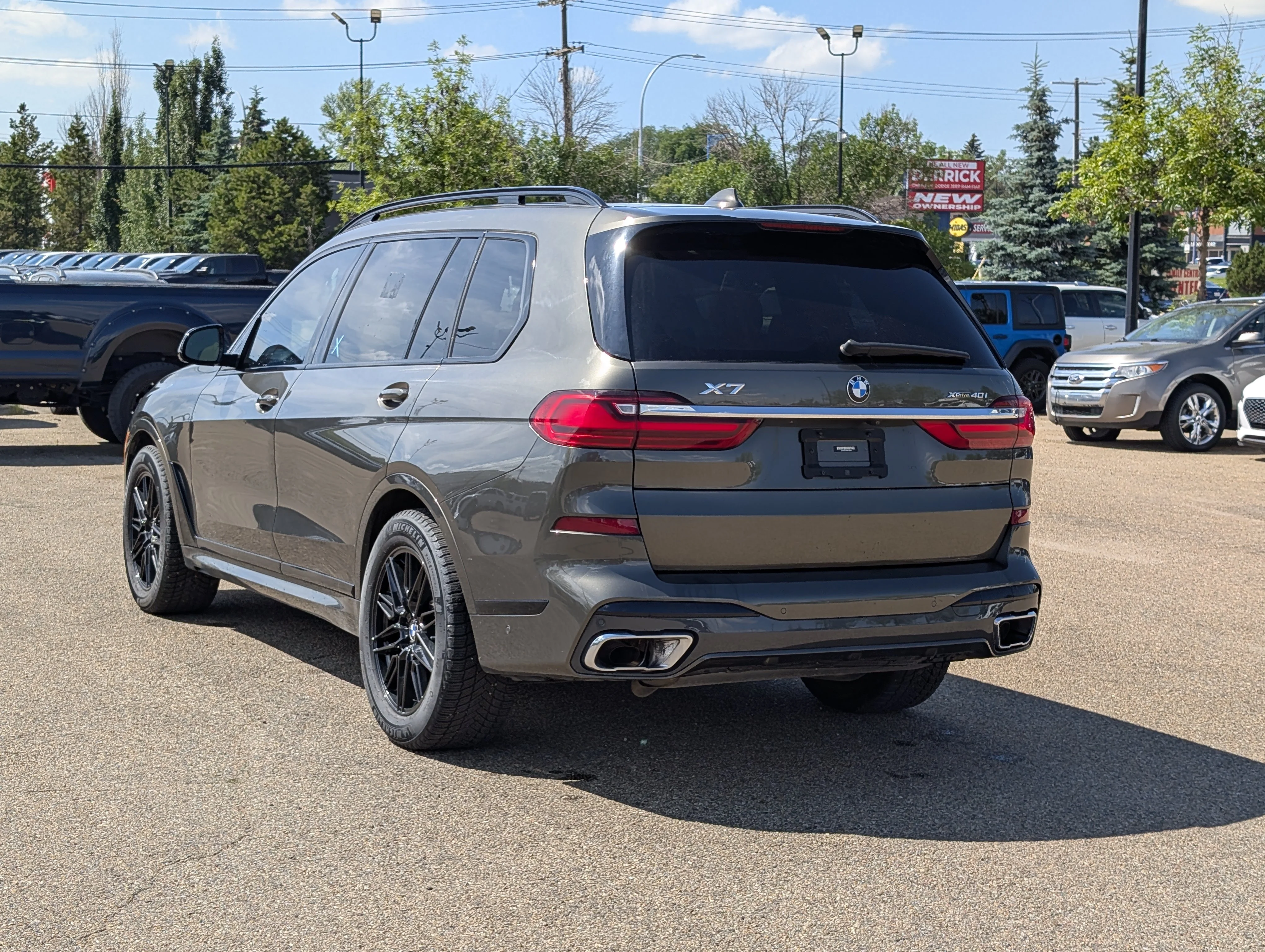 Used 2022 Manhattan Metallic BMW xDrive40i image 4