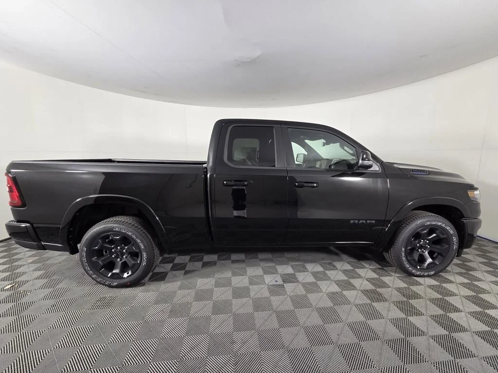 New 2026 Diamond Black Crystal Pearl-Coat Exterior Paint RAM Big Horn image 5