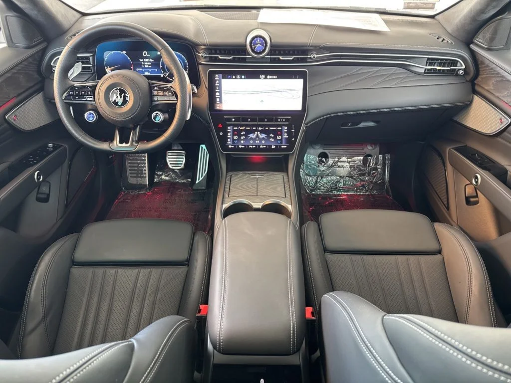 Used 2025 Bianco Maserati Modena image 16