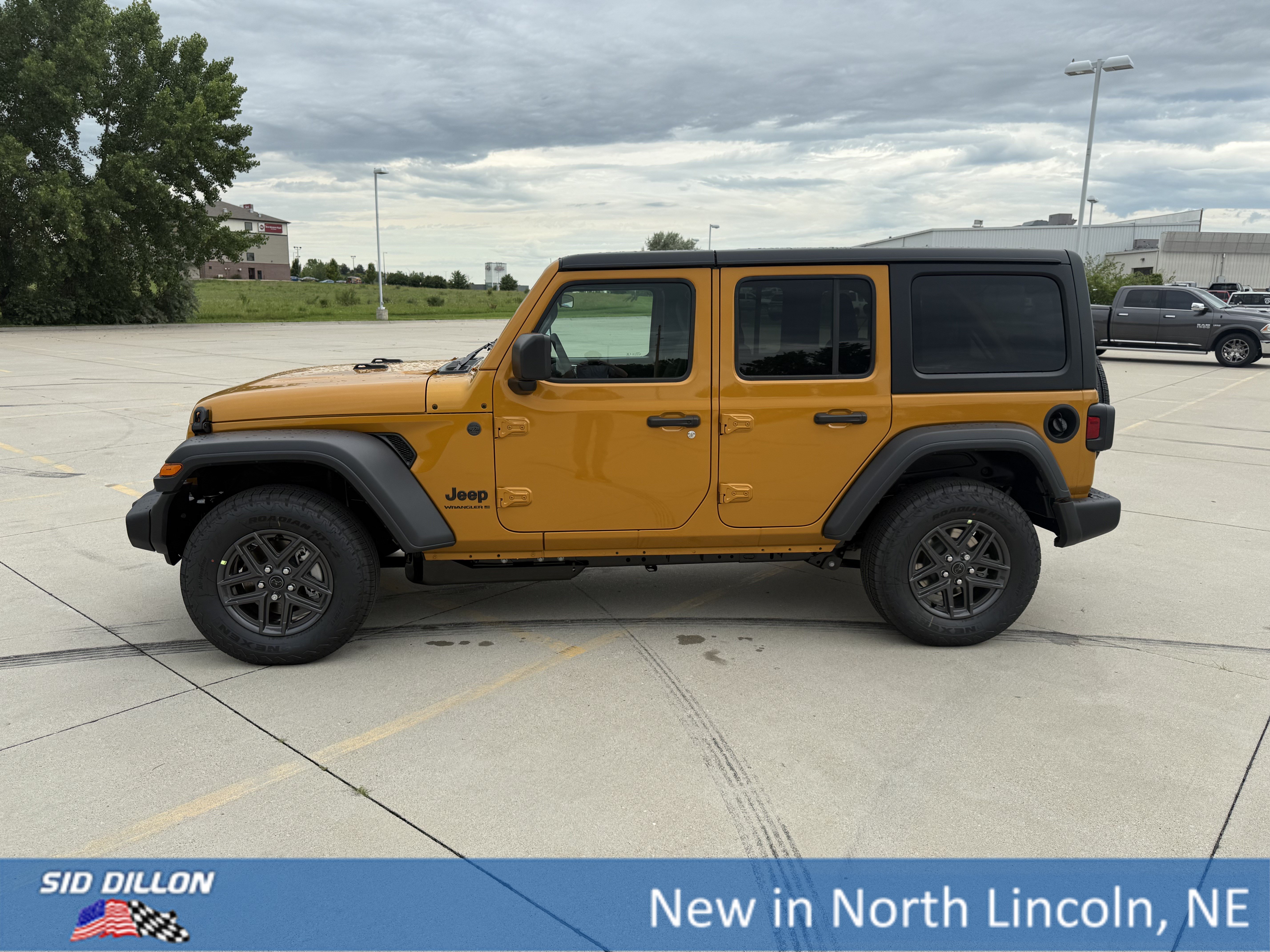 New 2026 Goldilocks Jeep Sport S image 2