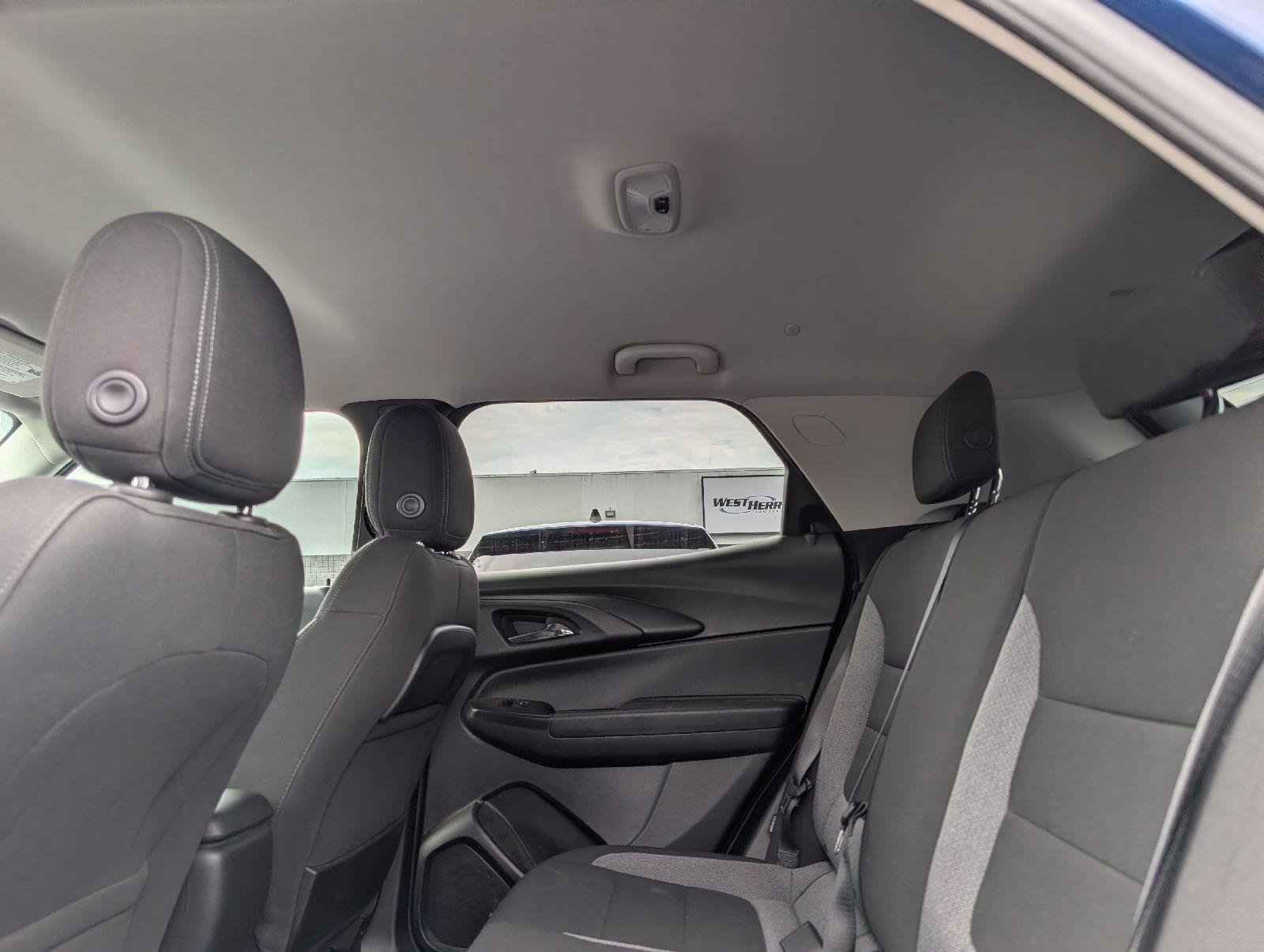 Used 2022 Blue Glow Metallic Chevrolet LT image 9