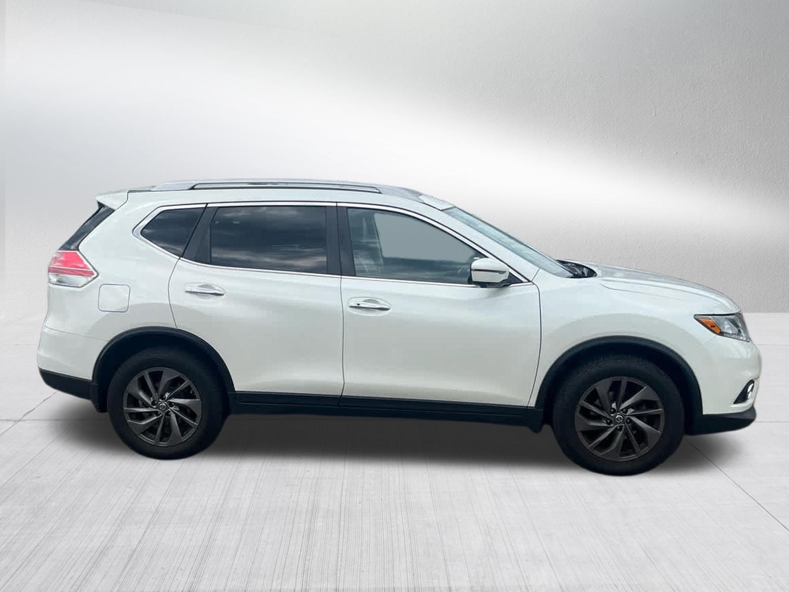 Used 2016 Nissan Rogue SL with VIN 5N1AT2MV3GC896957 for sale in Brooklyn Center, MN