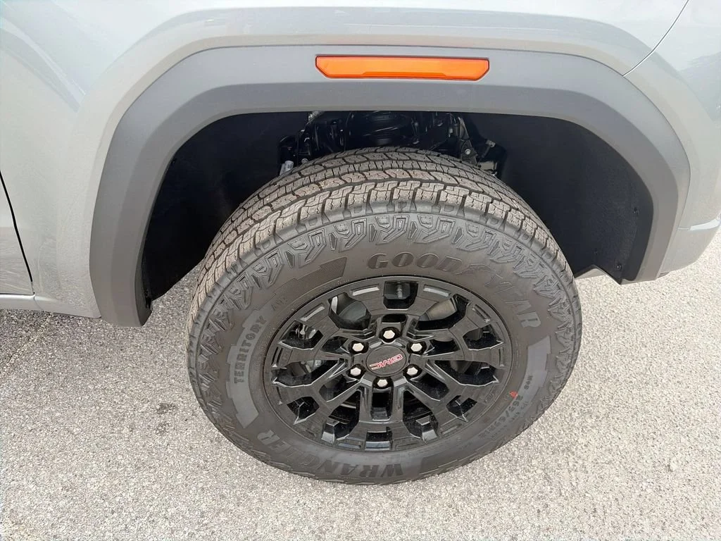 New 2026 Sterling Metallic GMC Elevation image 34